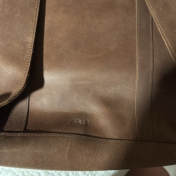 Able Elsabet Double Handle chocolate bag. NWT - Picture 4 of 4